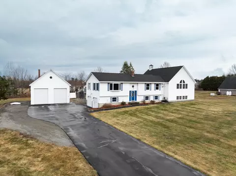 25 Webber Dr, Hermon, ME 04401