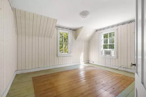 Bedroom - 576 Back River Rd, Boothbay, ME 04537 photo 6 of 9