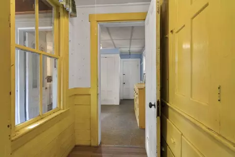 Entry Way - 576 Back River Rd, Boothbay, ME 04537 photo 2 of 13