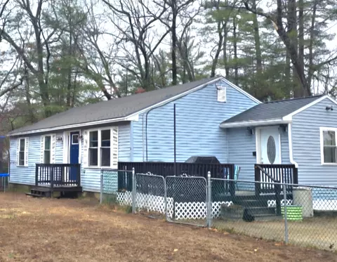 6 Beverly St, Sanford, ME 04073