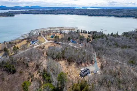 112 Raccoon Cove Rd, Lamoine, ME 04605