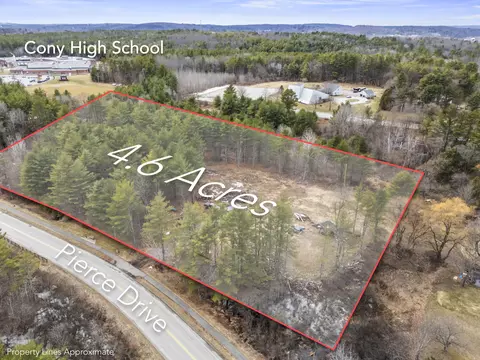 122 Pierce Dr, Augusta, ME 04330