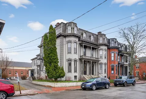 138 Pine St #1, Portland, ME 04102