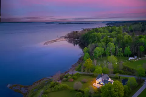 16 Town Landing Rd, Cumberland, ME 04110