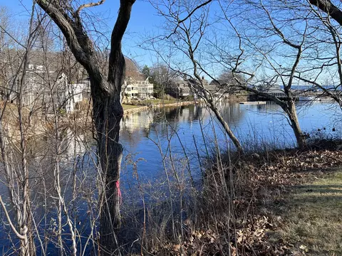 413 Shore Rd, Ogunquit, ME 03907