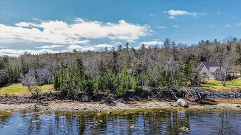 M16 L8 Wilson Point Road, Castine, ME 04421