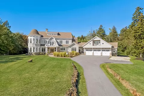4 Cole Farm Dr, Scarborough, ME 04074