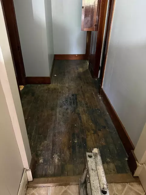 Entry Way - 3 Ryan Ct, Augusta, ME 04330 photo 1 of 7