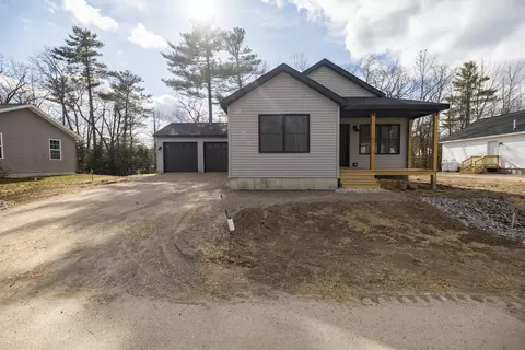23 Streamside Dr, Auburn, ME 04210