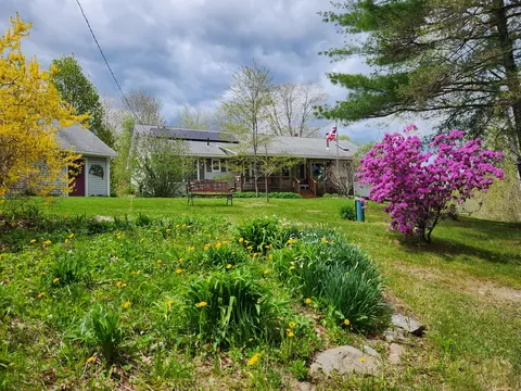 71 Reynolds Rd, Brooks, ME 04921