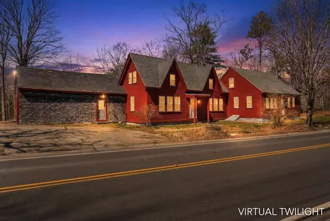 569 Middle Rd, Dresden, ME 04342