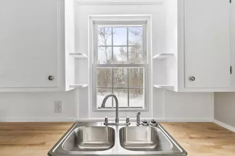 Kitchen - 569 Middle Rd, Dresden, ME 04342 photo 5 of 5