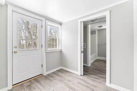 Entry Way - 569 Middle Rd, Dresden, ME 04342 photo 11 of 14