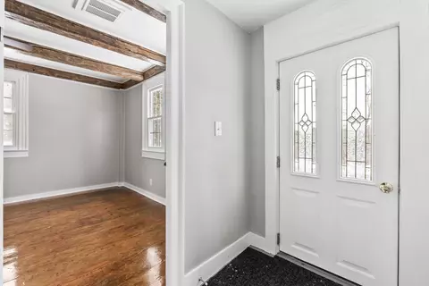 Entry Way - 569 Middle Rd, Dresden, ME 04342 photo 7 of 14