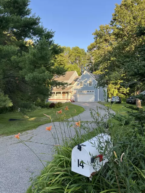 14 Eastfield Rd, Cape Elizabeth, ME 04107