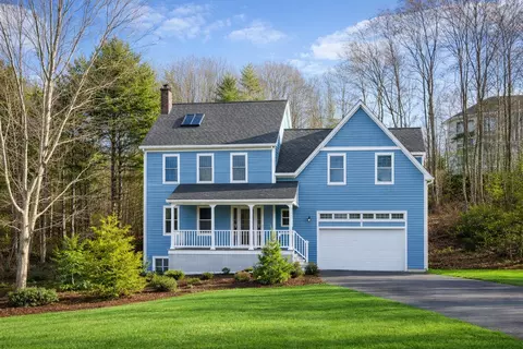 14 Eastfield Rd, Cape Elizabeth, ME 04107