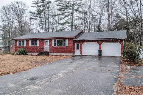9 Merganser Ln, Topsham, ME 04086