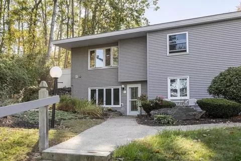 1 Sandpiper Cove Cv #1, Scarborough, ME 04074