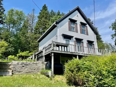 210 Old Harbor Rd, Vinalhaven, ME 04863