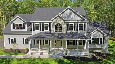 13 Kimball Ln, Kennebunk, ME 04043