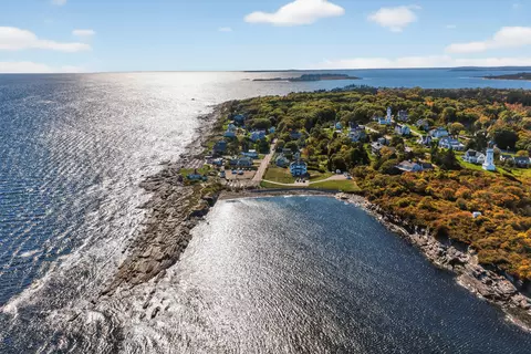 7 Dyer Ln, Cape Elizabeth, ME 04107