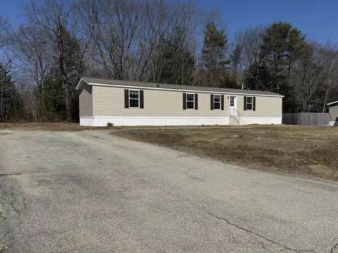 117 Joatmon Dr, Auburn, ME 04210