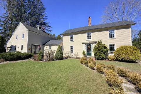 9 Summer St, Kennebunk, ME 04043