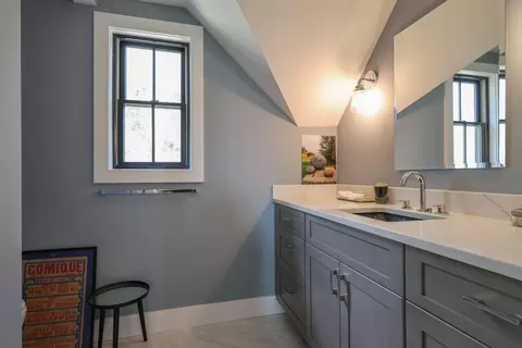 Bath - 46 Atlantic Ave, Vinalhaven, ME 04863 photo 4 of 7