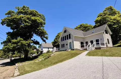 Exterior - 46 Atlantic Ave, Vinalhaven, ME 04863 photo 5 of 6