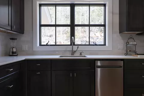 Kitchen - 46 Atlantic Ave, Vinalhaven, ME 04863 photo 3 of 6