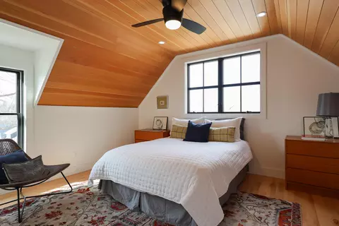 Bedroom - 46 Atlantic Ave, Vinalhaven, ME 04863 photo 9 of 11