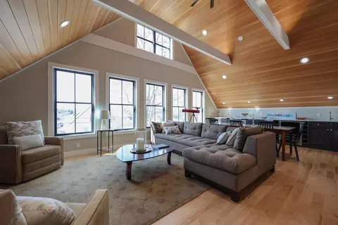 Living - 46 Atlantic Ave, Vinalhaven, ME 04863 photo 3 of 3