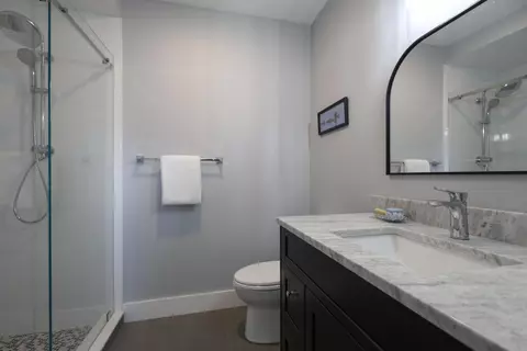 Bath - 46 Atlantic Ave, Vinalhaven, ME 04863 photo 3 of 7