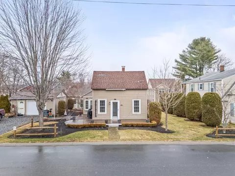 166 Warren Ave, Lewiston, ME 04240