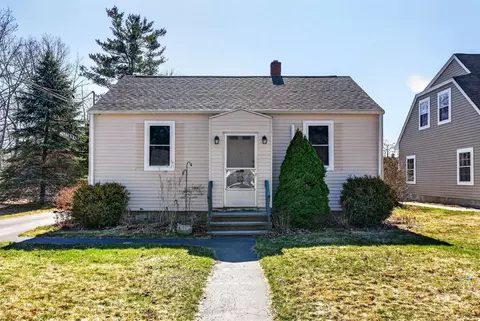 20 Providence Ave, Falmouth, ME 04105
