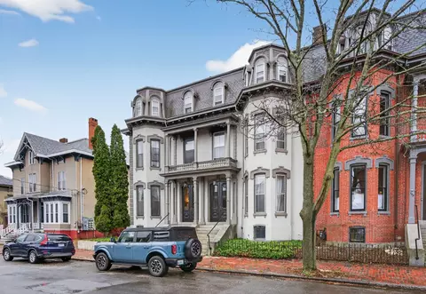 138 Pine St #3, Portland, ME 04102