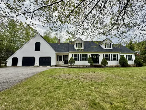 12 Surrey Ln, Hampden, ME 04444