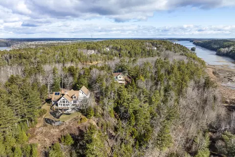 42 Ridgeview Ln, Harpswell, ME 04079