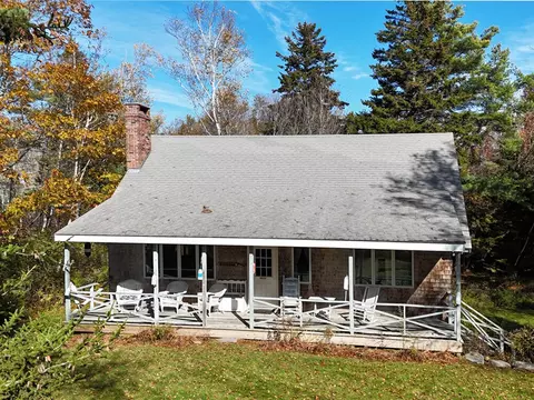 9 Blinn Rd, New Harbor, ME 04554
