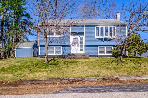 4 Willow Ave, Old Orchard Beach, ME 04064