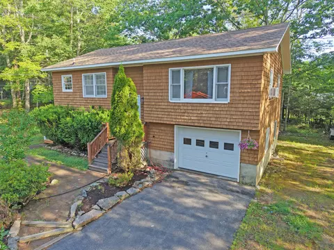 25 Mountain View Dr, Ellsworth, ME 04605