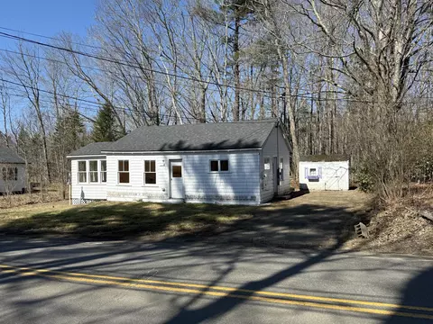 17 John St, Camden, ME 04843