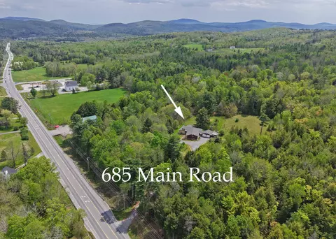 685 Main Rd, Holden, ME 04429