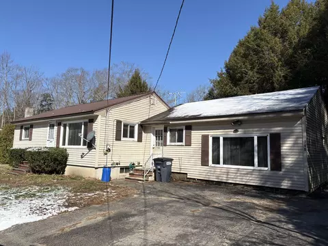 748 Parker Farm Rd, Buxton, ME 04093