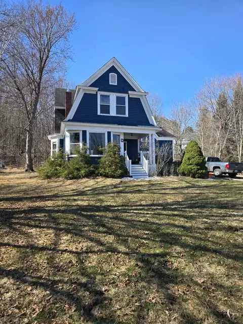 27 Turner St, Buckfield, ME 04220
