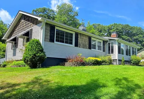 4 Woodsdale Dr, Jay, ME 04239