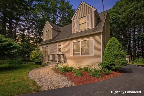 14 Hill Creek Dr, Kittery, ME 03904