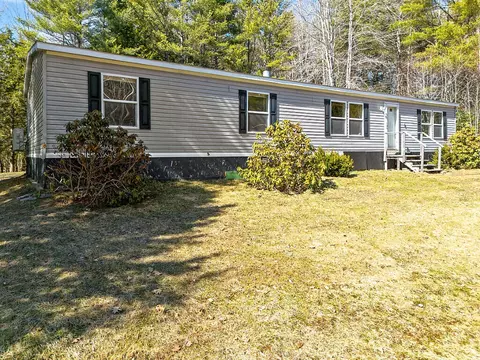 5 Forest Ln, Fairfield, ME 04937