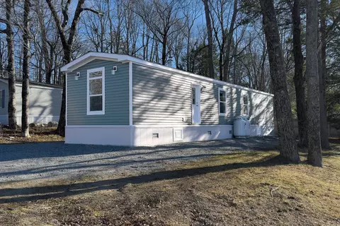 970 Gardiner Rd, Wiscasset, ME 04578