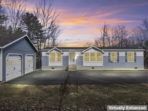 25 Birch St, Winthrop, ME 04364